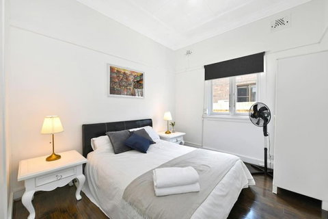 Elegant Family Retreat Near Beaches & Sydney CBD - Accommodation Resorts 1