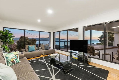 Ellerina Sea Vista Stunning Views Pool Sauna And Alfresco Entertaining - Accommodation Resorts 3