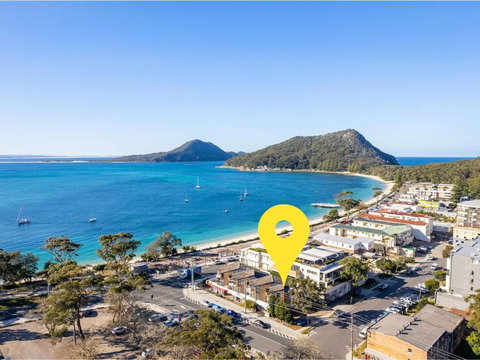 Fleetwood 4 Air Conditioned Unit With Water Views - Accommodation Resorts 1