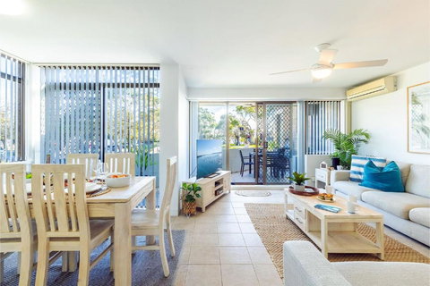 Fleetwood 4 Air Conditioned Unit With Water Views - Accommodation Resorts 0