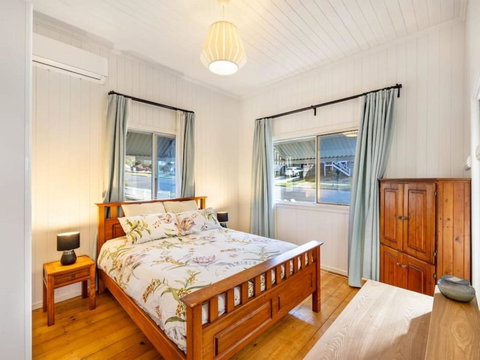 Family Friendly Cozy 4BR House At Annerley - Accommodation Resorts 3