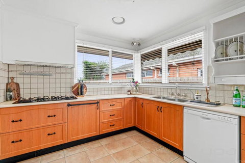 Family Home For 12 In Werribee - Accommodation Resorts 0