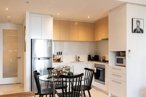 Fantastic Views At Luxury Prima Pearl Tower - Accommodation Resorts 1