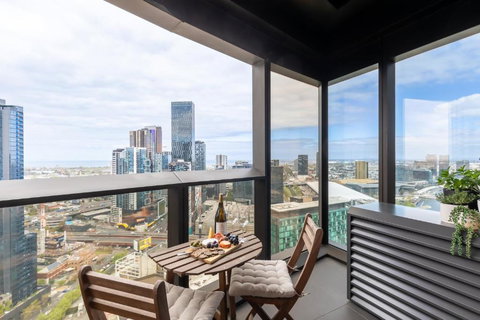 Fantastic Views At Luxury Prima Pearl Tower - Accommodation Resorts 4