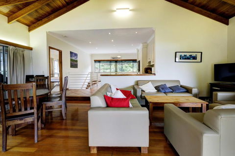 Far Shore - Accommodation Resorts 3