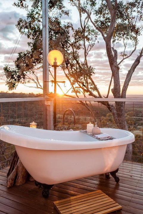 Faraway Domes - Accommodation Resorts 4