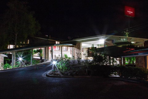 Farnham Court Motel And Restaurant - Accommodation Resorts 3