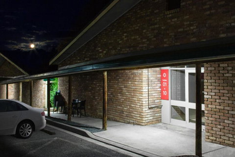 Farnham Court Motel And Restaurant - Accommodation Resorts 4