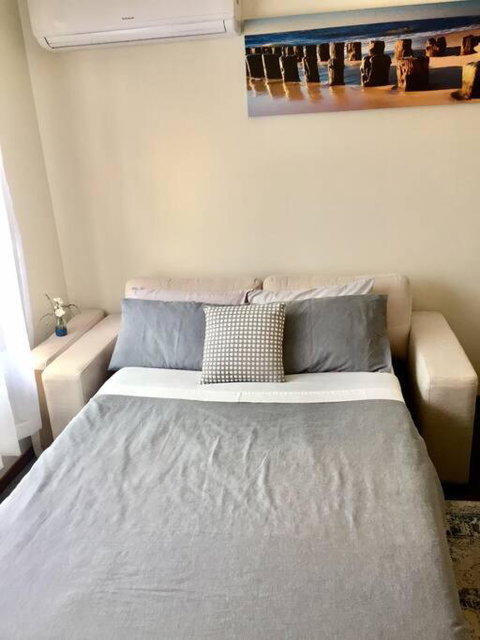 FERNLY BFast, WiFi Nflx AC Walk2Pizza Liquor Deli, - Accommodation Resorts 1