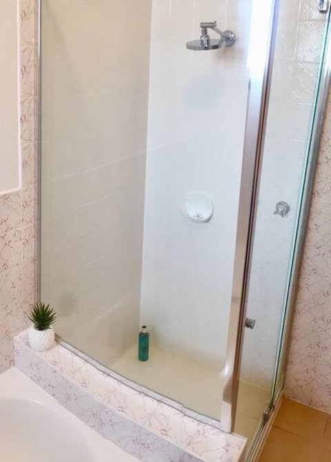 FERNLY BFast, WiFi Nflx AC Walk2Pizza Liquor Deli, - Accommodation Resorts 3