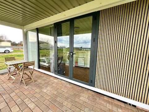 Field Tiny Home - Fruit & Sunset - Accommodation Resorts 1