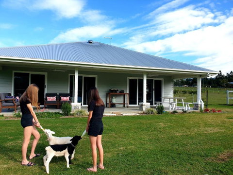 Fig Tree Farm B&B Highvale-Farmstay Near Brisbane! - Accommodation Resorts 0
