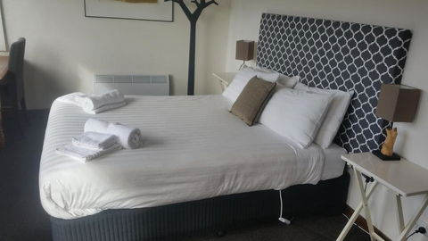 Fish Creek Hotel - Accommodation Resorts 4