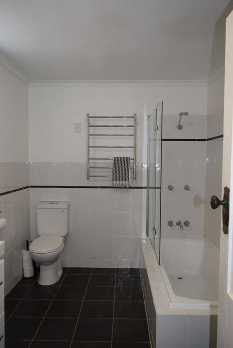 Fitzroy House - Federation Charm Near Town Centre - Accommodation Resorts 4