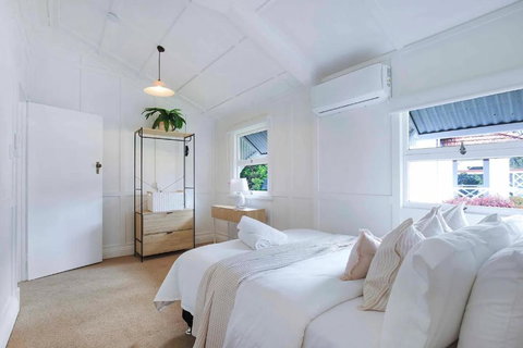 Five-Bedroom Heritage Home - Accommodation Resorts 2