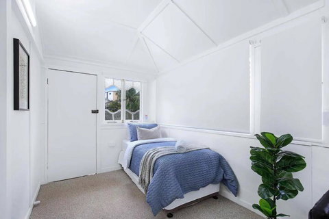 Five-Bedroom Heritage Home - Accommodation Resorts 3