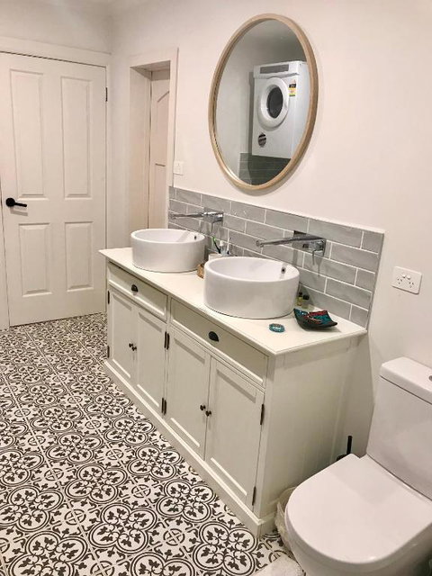 Five Minutes To The Spirit Of Tasmania - Accommodation Resorts 2