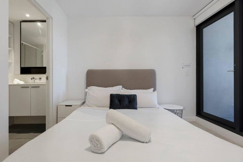 Flemington Filly - Bright Abode With Sweeping Views - Accommodation Resorts 2