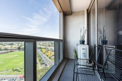 Flemington Filly - Bright Abode With Sweeping Views - Accommodation Resorts 3