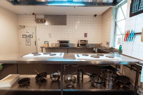 Flinders Backpackers - Accommodation Resorts 3