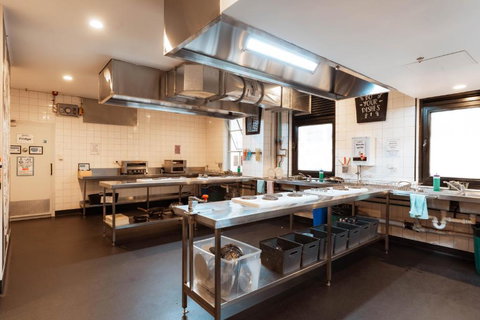 Flinders Backpackers - Accommodation Resorts 4