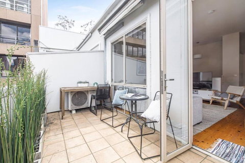 Flinders Lane Solace - Double Storey Heritage Gem - Accommodation Resorts 1