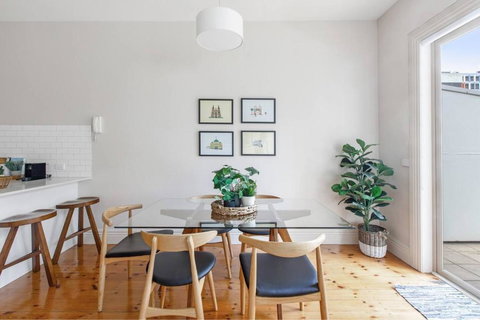 Flinders Lane Solace - Double Storey Heritage Gem - Accommodation Resorts 2