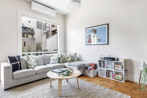 Flinders Lane Solace - Double Storey Heritage Gem - Accommodation Resorts 4