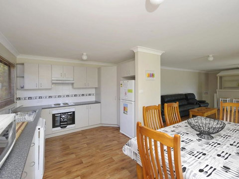 Family Getaway Shoal Bay - Accommodation Resorts 1