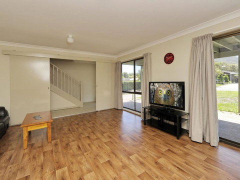 Family Getaway Shoal Bay - Accommodation Resorts 4