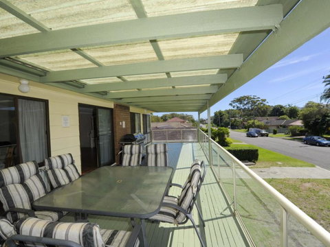 Family Getaway Shoal Bay - Accommodation Resorts 0