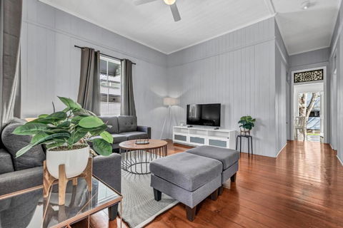 Gabba Central House 3BR2Bath Pets - Accommodation Resorts 2