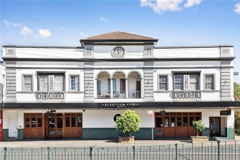 GLAD1 - Monash Rd - Gladesville - Accommodation Resorts 2