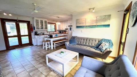 Goolwa Beachfront House. Pet Friendly. - Accommodation Resorts 0
