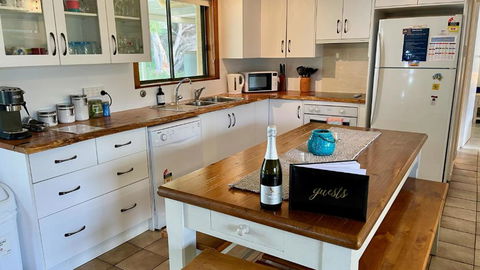 Goolwa Beachfront House. Pet Friendly. - Accommodation Resorts 4