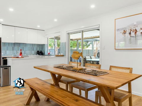 Hampton\'s Style Holiday Retreat - Close To The Beach! - Accommodation Resorts 3