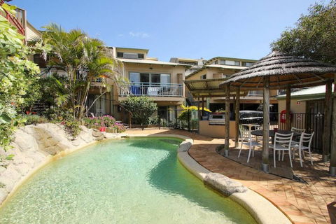 GORGEOUS STUDIO + 100M TO BEACH + POOL - Accommodation Resorts 3