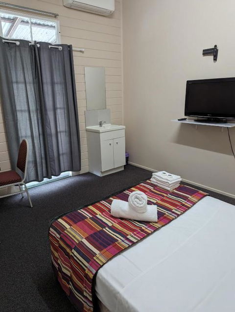 GRAND CENTRAL HOTEL PROSERPINE - Accommodation Resorts 3