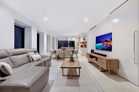 GUARANTEED OCEAN VIEW - Level 16 And Up - Soul Surfers Paradise - Self Contained &Privately Managed - Accommodation Resorts 2