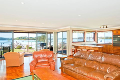 HAIS18G - Riverside Delight - Accommodation Resorts 1