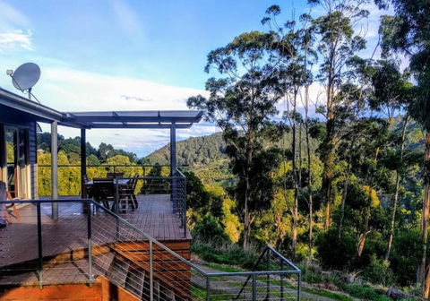 HILLSIDE HOUSE - Accommodation Resorts 0