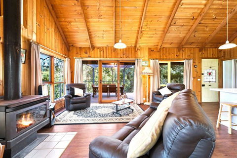 HILLSIDE HOUSE - Accommodation Resorts 3