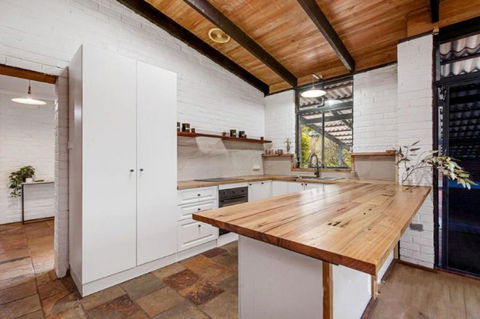 Hillside Retreat- Your Tranquil Home Away - Accommodation Resorts 1