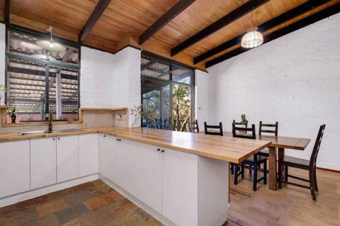 Hillside Retreat- Your Tranquil Home Away - Accommodation Resorts 3