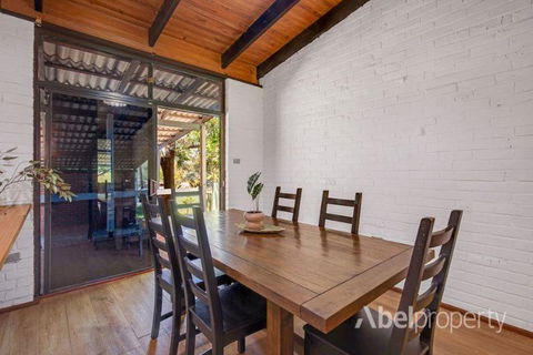 Historical Cottage In The Hills - Accommodation Resorts 1