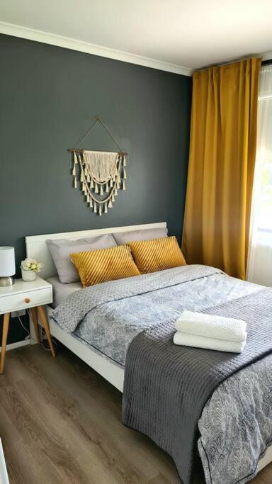 Holiday Home With Fantastic Location - Accommodation Resorts 0