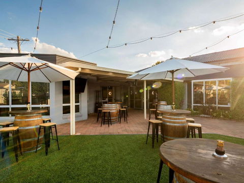 Ibis Styles Orange - Accommodation Resorts 2