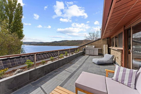 Ibis On Lake Jindabyne - Accommodation Resorts 1