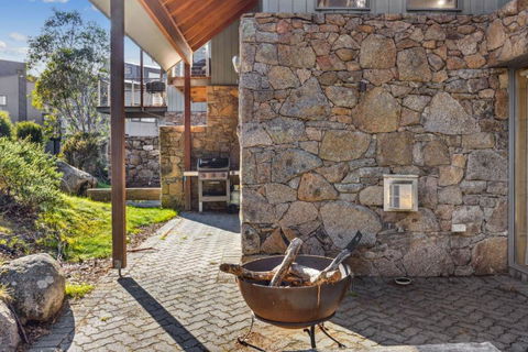 Ice 3 - Accommodation Resorts 1
