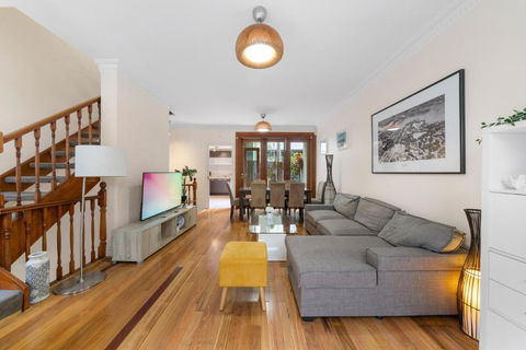 Ideally Located 3 BR With Parking & Central & Darling Harbour-10 Mins Walk - Accommodation Resorts 0